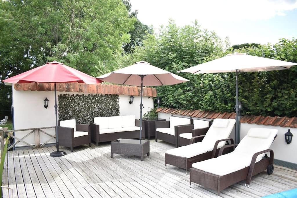 Country House - Pool Jacuzzi - Perfect For Celebrations, Work People Chard Exterior photo